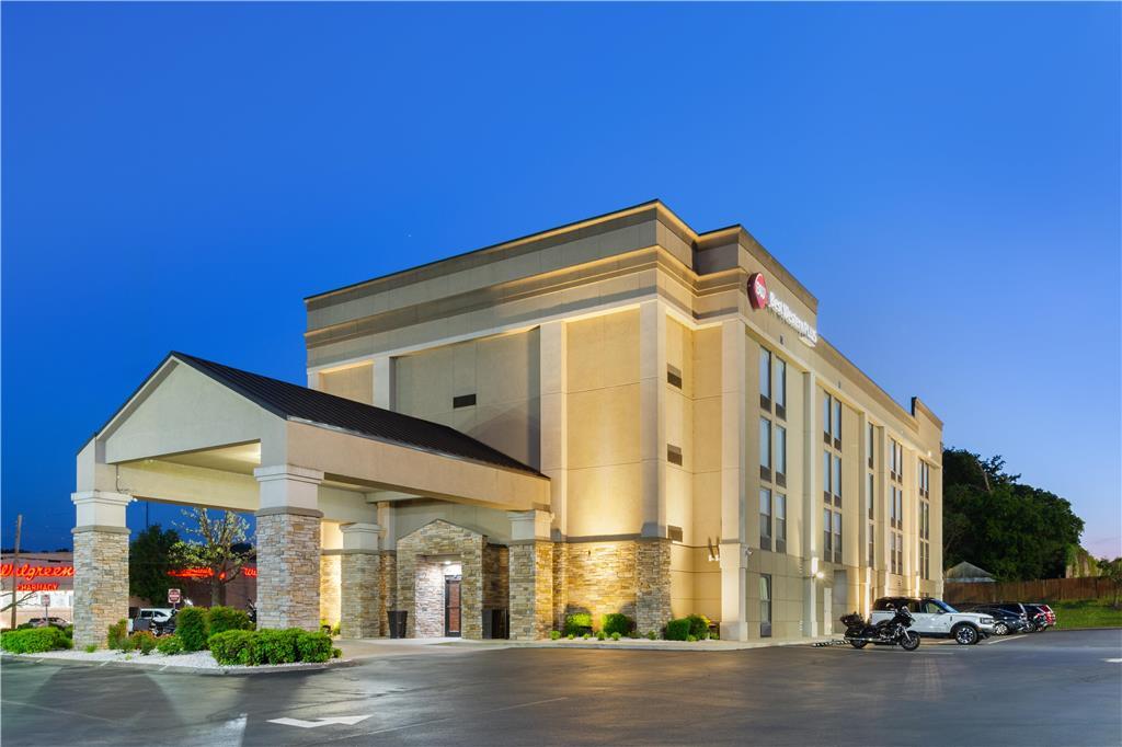 Western Belle Meade &